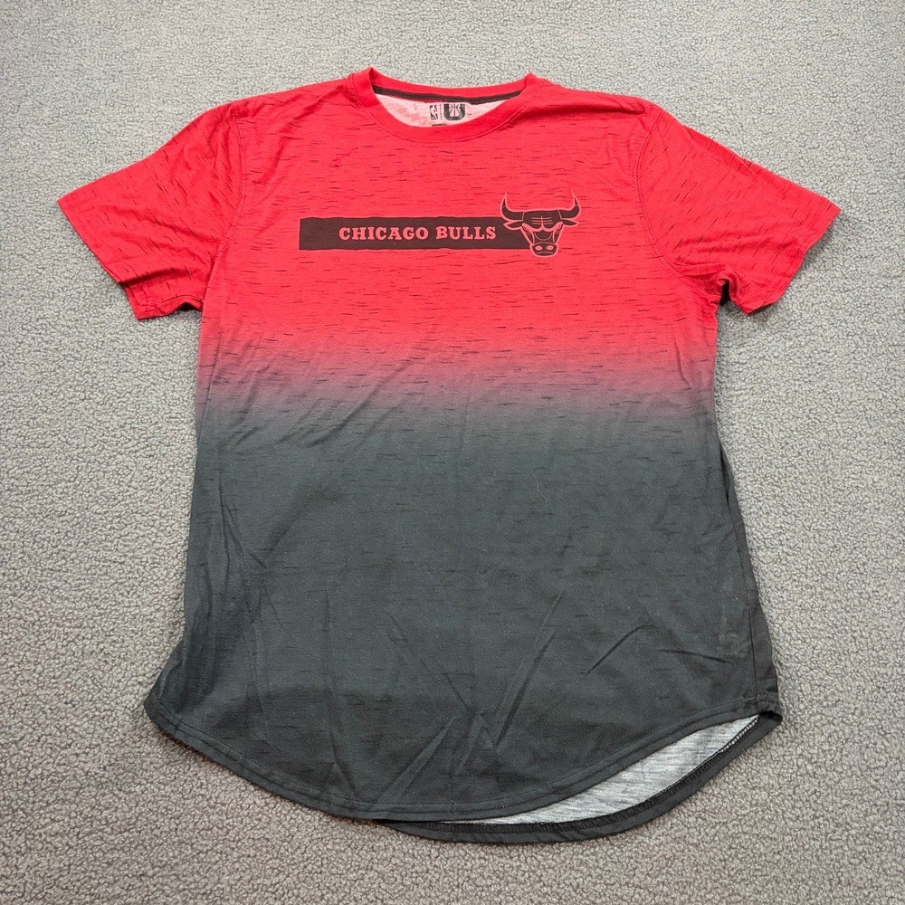 NBA T-Shirt Mens Large Red Chicago Bulls Ombre Slub Graphic Curved Hem Tee